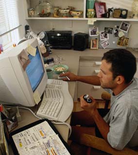 O v&iacute;cio em internet atrai aten&ccedil;&atilde;o de pesquisadores, m&eacute;dicos, educadores e autoridades